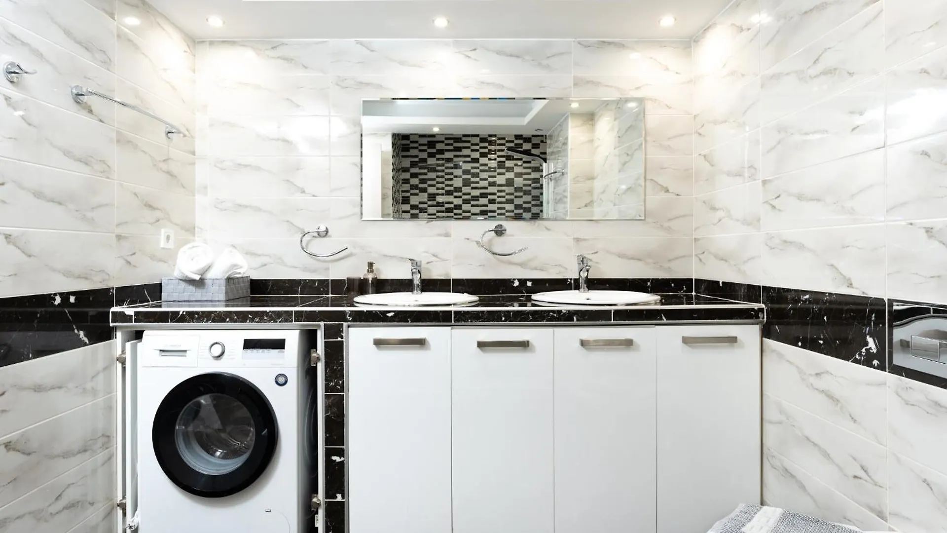 Crystal Haven Luxury Apartment By Binobi! Thessaloniki Greece
